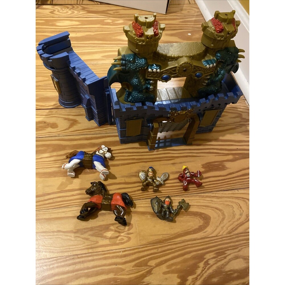 VINTAGE Keenway Castle Medieval Castle Pieces